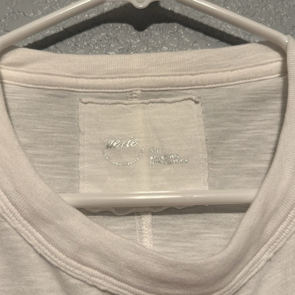 New Aerie Graphic Top - Picture 5 of 7